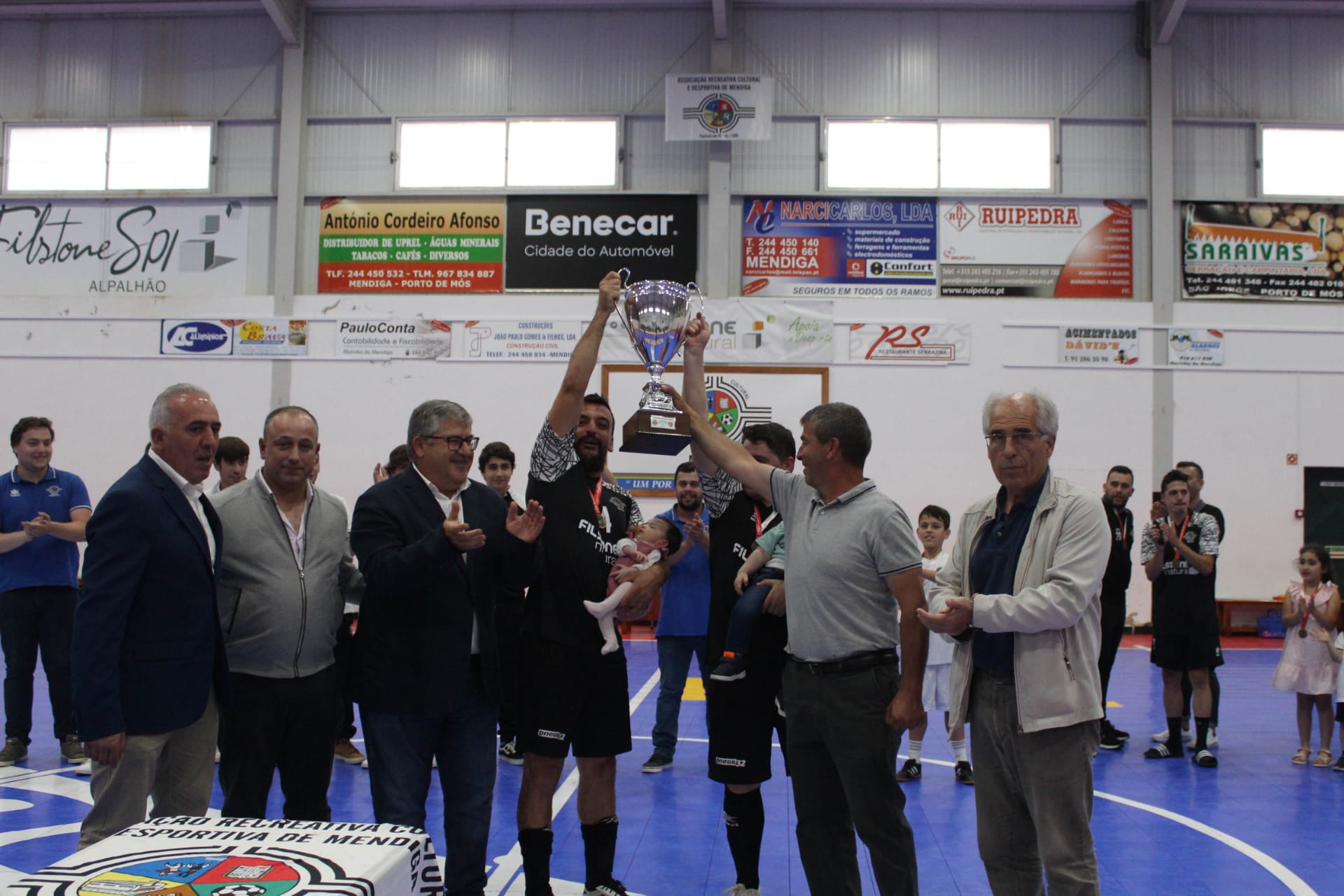 AF Leiria presente na entrega das Taças de Campeões de Futsal à ARCD Mendiga