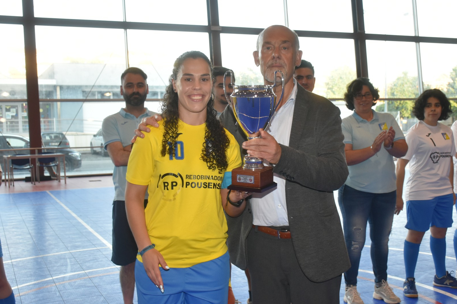 AF Leiria presente na entrega da Taça do Campeonato Distrital 1ª Divisão - Grupo "B" ao CR Golpilheira 