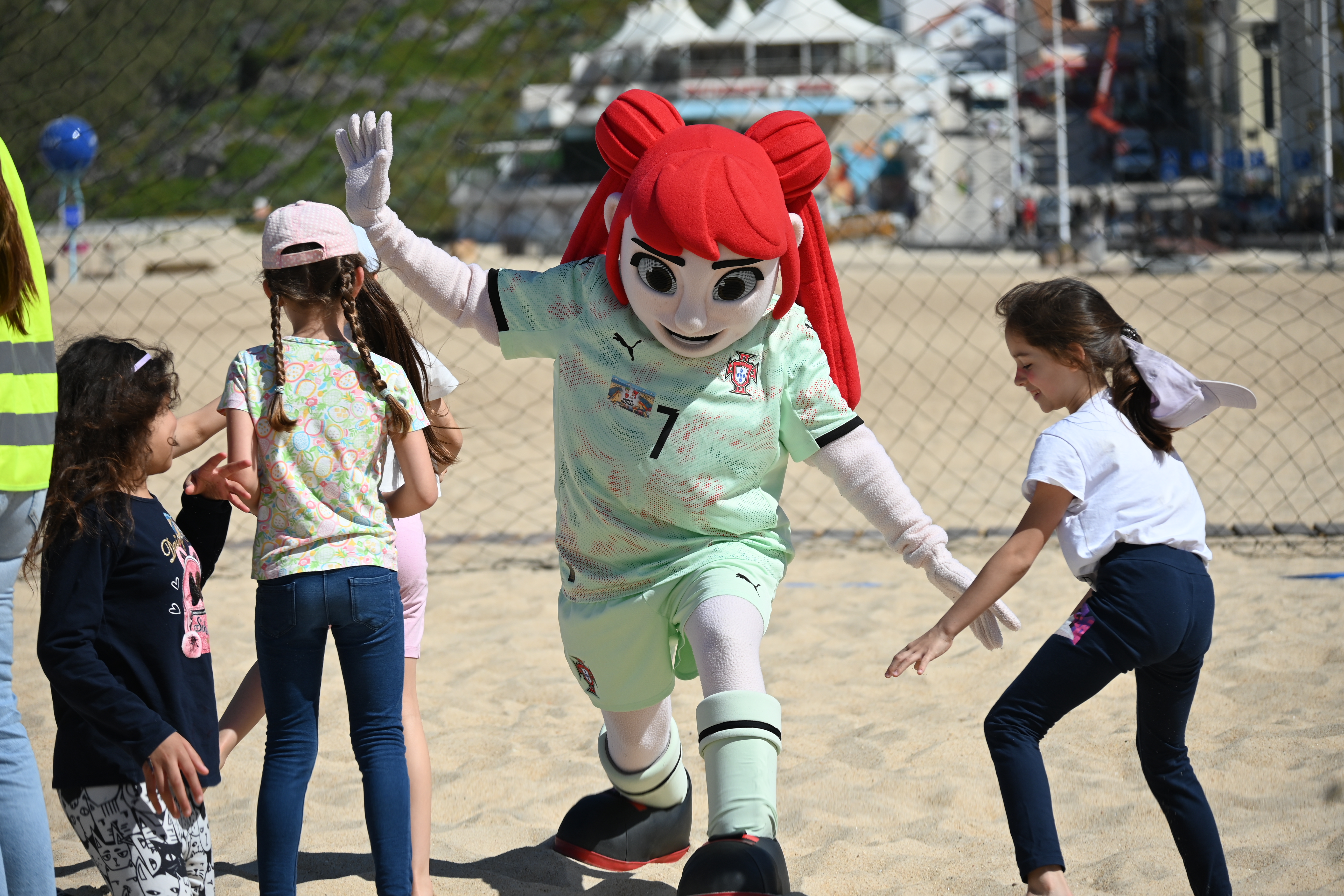 AF Leiria realiza Encontro SuperQuinas na Praia da Nazaré
