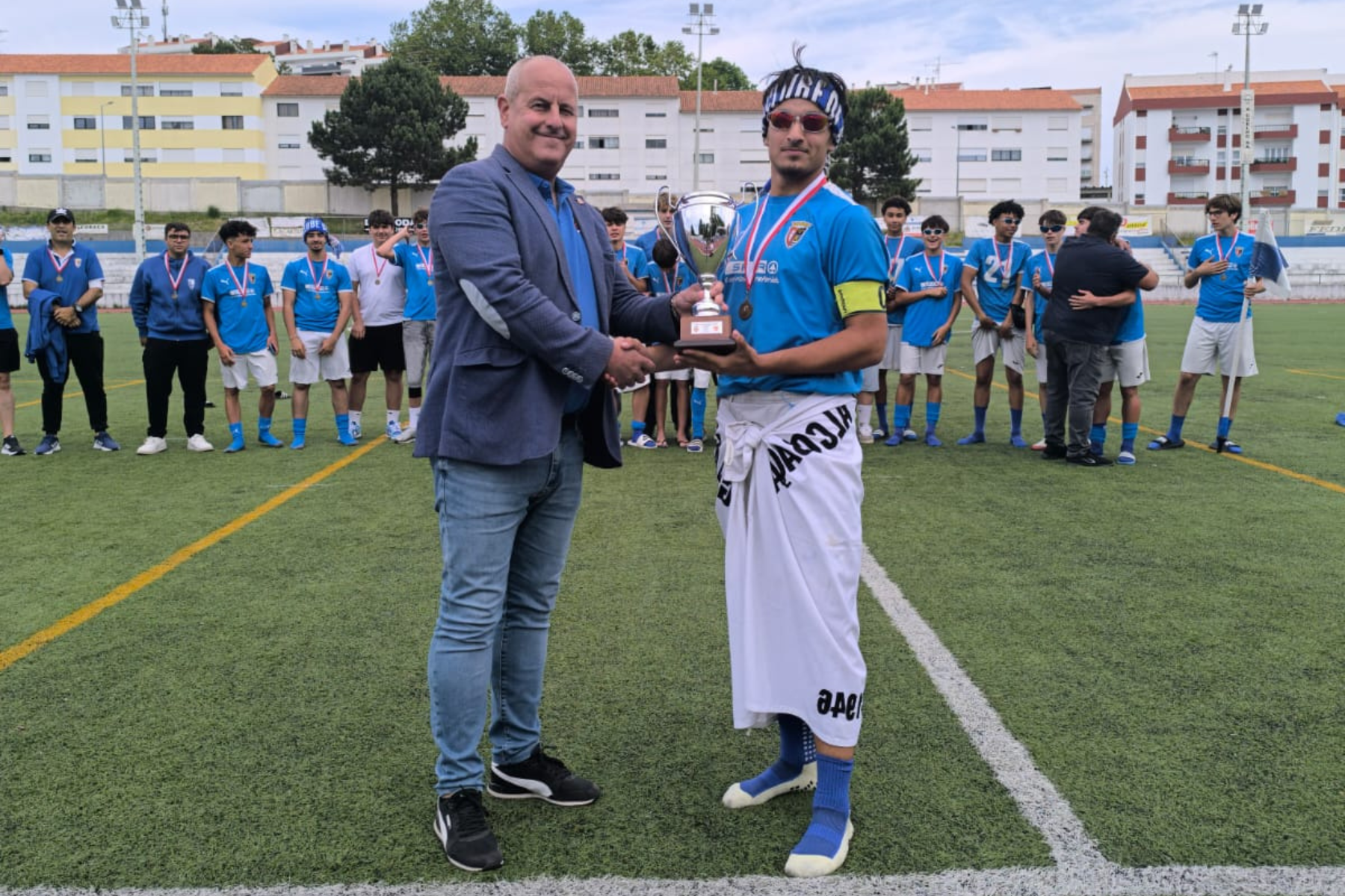 AF Leiria presente em entrega da Taça do C.D. 1ª Divisão - Grupo "B" ao GC Alcobaça
